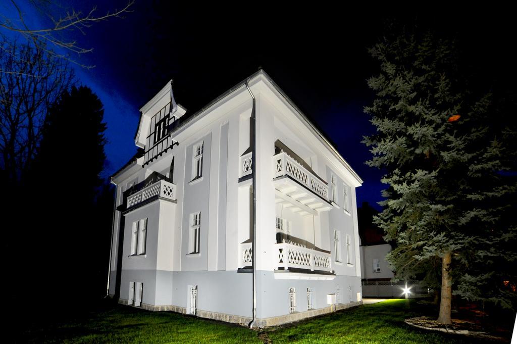 Villa Cervi Cieplice เยเลเนียกูรา ภายนอก รูปภาพ